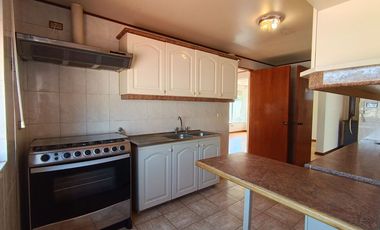 Casa en Venta,  5 dormitorios y piscina, ubicación central, en La Serena