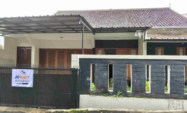 Rumah Modern di Kota Cimahi, strategis, dekat area komersil dan alun alun Cimahi, asri dan sejuk