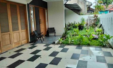 Rumah Modern di Kota Cimahi, strategis, dekat area komersil dan alun alun Cimahi, asri dan sejuk