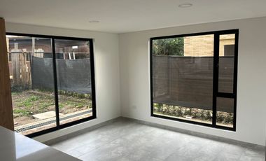 ARRIENDO ESTRENAR ESPECTACULAR CASA ANTIGUA EN SAN ANTONIO DEL BEJUCAL CUN DINAMARCA COLOMBIA.