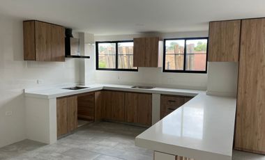 ARRIENDO ESTRENAR ESPECTACULAR CASA ANTIGUA EN SAN ANTONIO DEL BEJUCAL CUN DINAMARCA COLOMBIA.