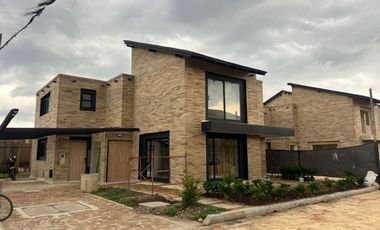 ARRIENDO ESTRENAR ESPECTACULAR CASA ANTIGUA EN SAN ANTONIO DEL BEJUCAL CUN DINAMARCA COLOMBIA.