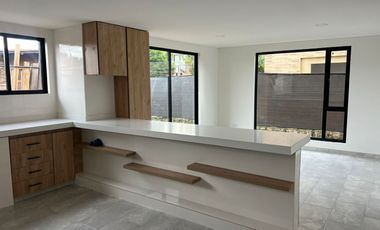 ARRIENDO ESTRENAR ESPECTACULAR CASA ANTIGUA EN SAN ANTONIO DEL BEJUCAL CUN DINAMARCA COLOMBIA.