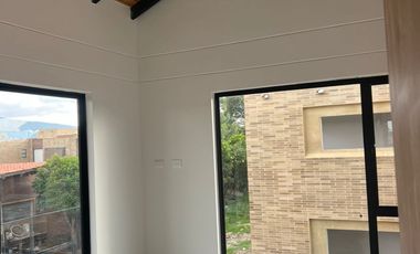 ARRIENDO ESTRENAR ESPECTACULAR CASA ANTIGUA EN SAN ANTONIO DEL BEJUCAL CUN DINAMARCA COLOMBIA.