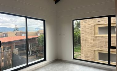 ARRIENDO ESTRENAR ESPECTACULAR CASA ANTIGUA EN SAN ANTONIO DEL BEJUCAL CUN DINAMARCA COLOMBIA.