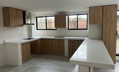 ARRIENDO ESTRENAR ESPECTACULAR CASA ANTIGUA EN SAN ANTONIO DEL BEJUCAL CUN DINAMARCA COLOMBIA.