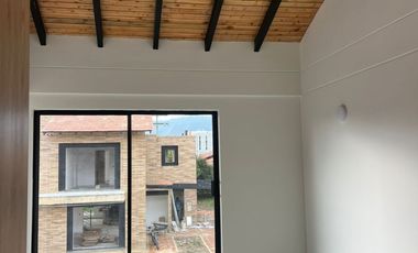 ARRIENDO ESTRENAR ESPECTACULAR CASA ANTIGUA EN SAN ANTONIO DEL BEJUCAL CUN DINAMARCA COLOMBIA.