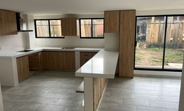 ARRIENDO ESTRENAR ESPECTACULAR CASA ANTIGUA EN SAN ANTONIO DEL BEJUCAL CUN DINAMARCA COLOMBIA.