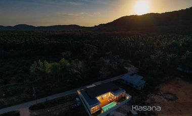High Class Amongst Nature - Three Bedroom Contemporary Villa