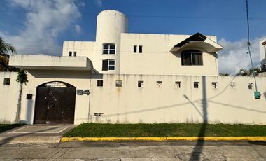 Casa en Venta. Olinalá Princesa, Granjas del Marqués