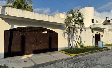 Casa en Venta. Olinalá Princesa, Granjas del Marqués