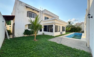 Casa en Venta. Olinalá Princesa, Granjas del Marqués