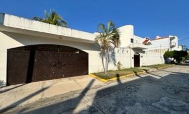 Casa en Venta en fraccionamiento Olinalá Princesa.
