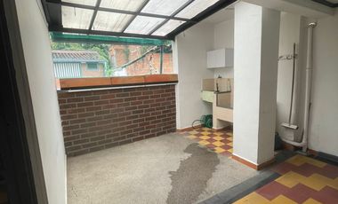 ARRIENDO CASA LOCAL SECTOR GUANTEROS ENVIGADO