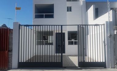 CASA EN VENTA EN ARBOLEDAS DE LOMA BELLA