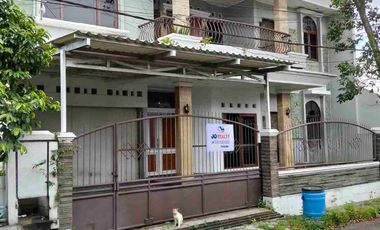 Disewakan Rumah modern 2 lt, Permata Indah Holis,akses Tol 5mnt, strategis, cocok hunian atau kantor, salon, pre wedding, dll