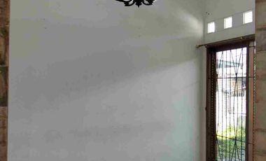 Disewakan Rumah modern 2 lt, Permata Indah Holis,akses Tol 5mnt, strategis, cocok hunian atau kantor, salon, pre wedding, dll