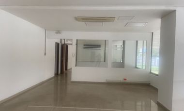 Bodega Alquilo De 4.750 M2 / $94.2 Millones / Ubicación: Cali Zona Comercial E Industrial / Excelente Vitrina