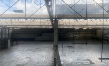 Bodega Alquilo De 4.750 M2 / $94.2 Millones / Ubicación: Cali Zona Comercial E Industrial / Excelente Vitrina