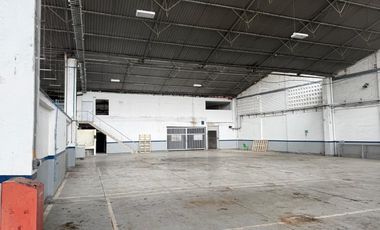 Bodega Alquilo De 4.750 M2 / $94.2 Millones / Ubicación: Cali Zona Comercial E Industrial / Excelente Vitrina