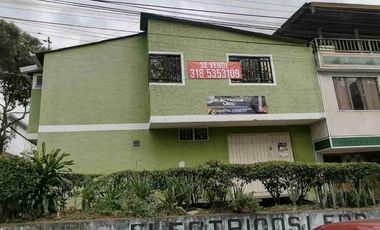 VENDO CASA  FLORIDABLANCA CAS ESQUINERA COMERCIAL. Barrio  san Bernardo rodeada de parqueadero y negocio.