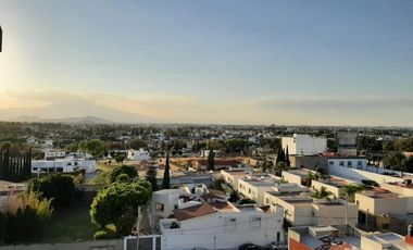 AMPLIO PENTHOUSE EN VENTA EN ZAVALETA, PUEBLA.