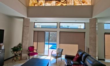 RESIDENCIA DE LUJO EN VENTA EN CAMINO REAL A MOMOXPAN | ALBERCA CLIMATIZADA | 6 AUTOS