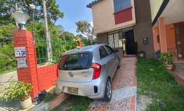 SE ARRIENDA CASA FLORIDABLANCA