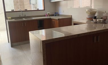 VENTA DE CASA SUPER BIEN UBICADA