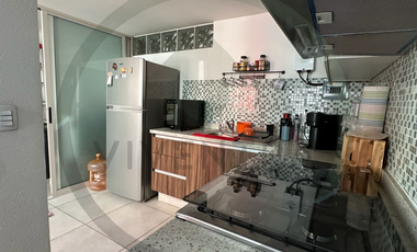 Recámara King con 2 clósets, Gym Life Fitness y 2 lugares de estacionamiento.