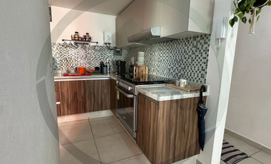 Recámara King con 2 clósets, Gym Life Fitness y 2 lugares de estacionamiento.