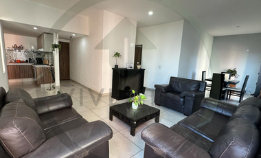 Recámara King con 2 clósets, Gym Life Fitness y 2 lugares de estacionamiento.