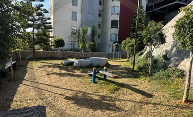 Recámara King con 2 clósets, Gym Life Fitness y 2 lugares de estacionamiento.