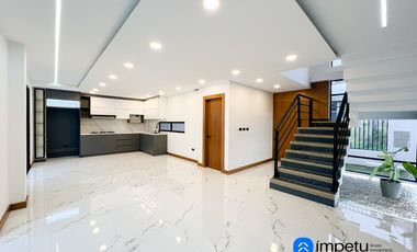 En venta casa cuatro habitaciones al sur de la ciudad de Loja sectorJuan José Castillo