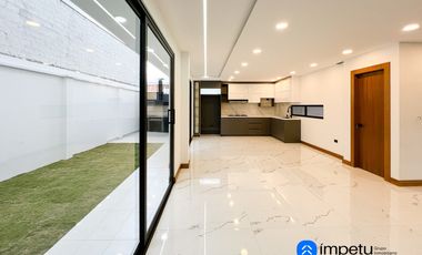 En venta casa cuatro habitaciones al sur de la ciudad de Loja sectorJuan José Castillo
