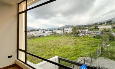 En venta casa cuatro habitaciones al sur de la ciudad de Loja sectorJuan José Castillo