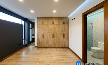 En venta casa cuatro habitaciones al sur de la ciudad de Loja sectorJuan José Castillo