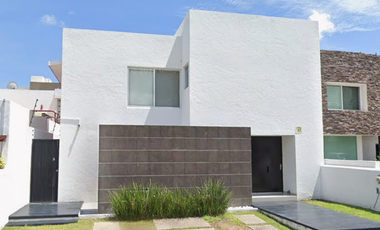 SE VENDE CASA EN JURIQUILLA, QUERETARO