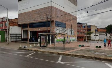 OPORTUNIDAD: Bodega Esquinera de 2.400 m2.