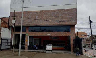 OPORTUNIDAD: Bodega Esquinera de 2.400 m2.