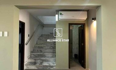 ALQUILER CASA EN AV. BOLÍVAR MADERO VARGAS