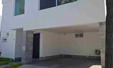 Bonita casa en renta en Lomas 2.  Excelentes condiciones