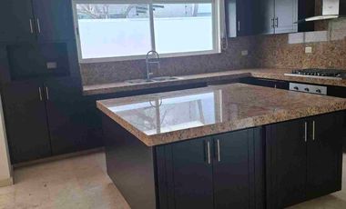 Bonita casa en renta en Lomas 2.  Excelentes condiciones