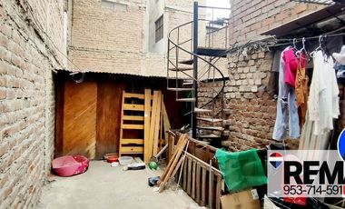 SE VENDE CASA EN SAN JUAN DE MIRAFLORES
