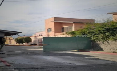 CASA EN VENTA, CALLE ADRIANA, COND. CANTARRANAS, ACAPATZINGO ,  CUERNAVACA, MORELOS. CP. 62448