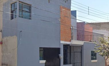 VENTA DE CASA UBICADA EN BATALLON DE SAN BLAS JARDINES DE SANTA ISABEL GUADALAJARA
