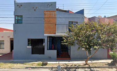 VENTA DE CASA UBICADA EN BATALLON DE SAN BLAS JARDINES DE SANTA ISABEL GUADALAJARA