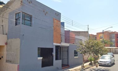 VENTA DE CASA UBICADA EN BATALLON DE SAN BLAS JARDINES DE SANTA ISABEL GUADALAJARA