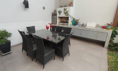 VENTA | CASA | MIRAFLORES | TERRAZA | JARDÍN | 4 DORMITORIOS | 4.5 BAÑOS | 2 COCHERAS TECHADAS | 4 PISOS