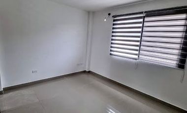 Casa en Alquiler en Vía a la Costa, 3 Habitaciones, 3 Baños, Patio, Parqueo,  Seguridad.